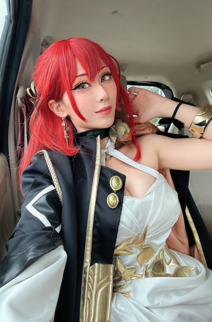 Himeko cosplay from Honkai Star Rail by Larissa Rochefort