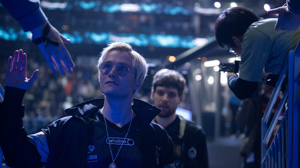 Gaimin Gladiators advance to TI12 Finals after eliminating LGD Gaming