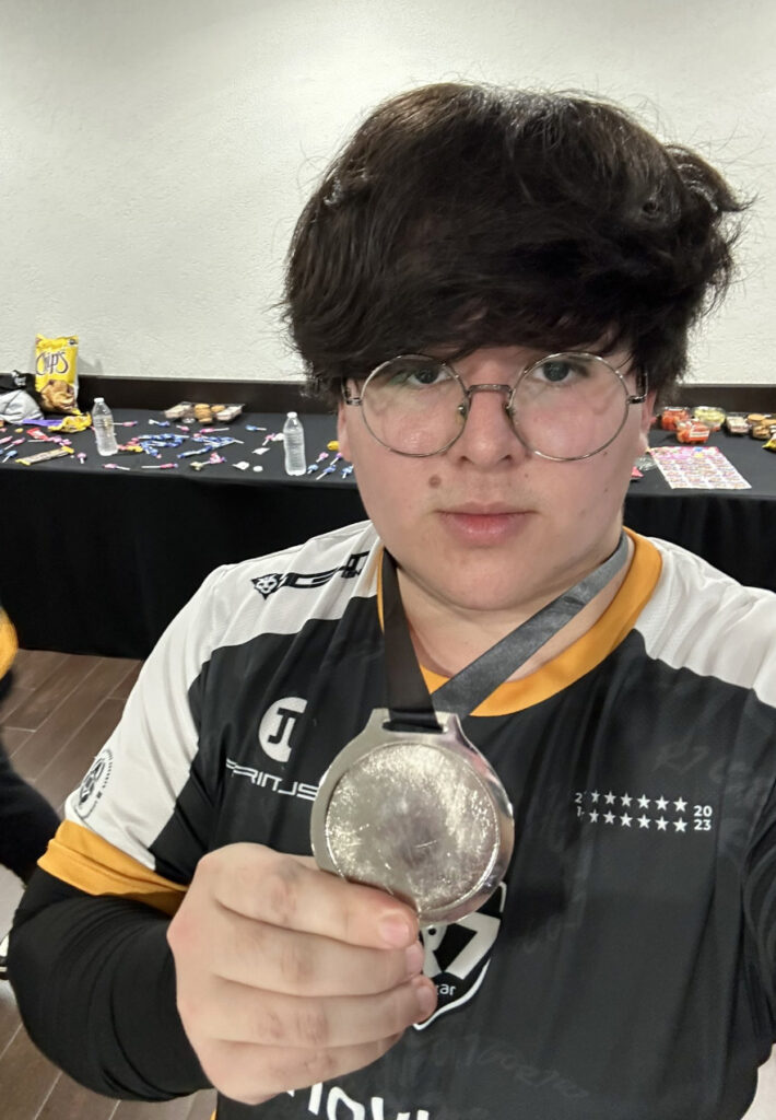 Ceo complete with his LLA medal - image via Ceo's official Twitter