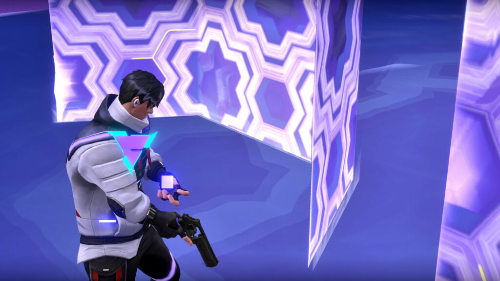 Iso reloads his Sheriff in the Kill Contract arena.