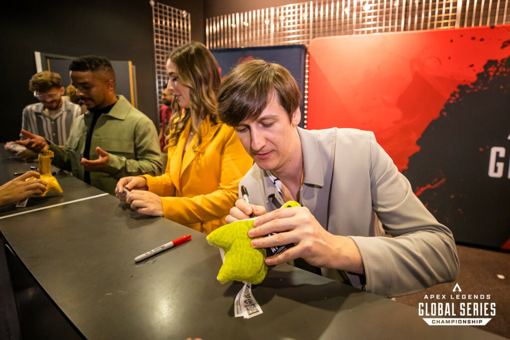 Image Source - ALGS Year 3 Smugmug

Genome is among the most sought-after casters in the industry thanks to his role in the Apex Legends competitive scene and presence at the ALGS.
