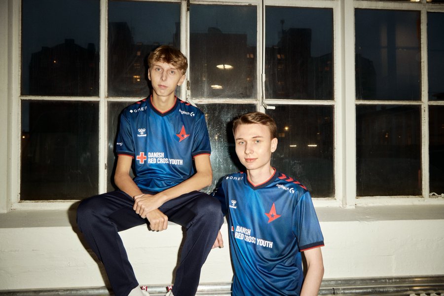 Astralis sign jabbi and stavn to their CS2 roster.