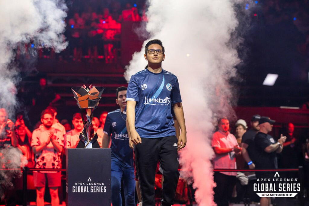 Luminosity Apex team walk out at ALGS Champs