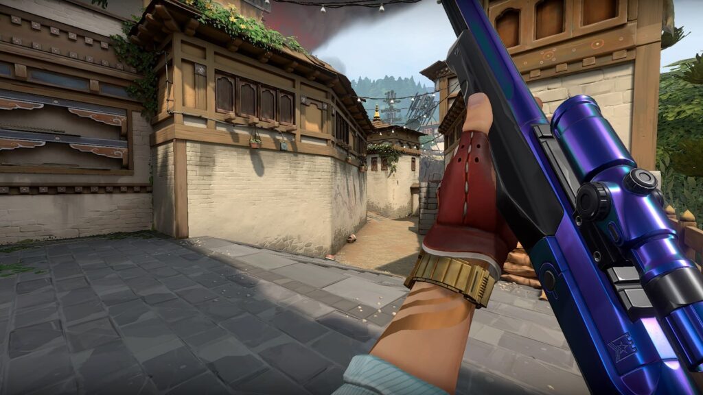 The base version of the Prism//Reloaded Outlaw from the VALORANT Throwback Pack bundle.