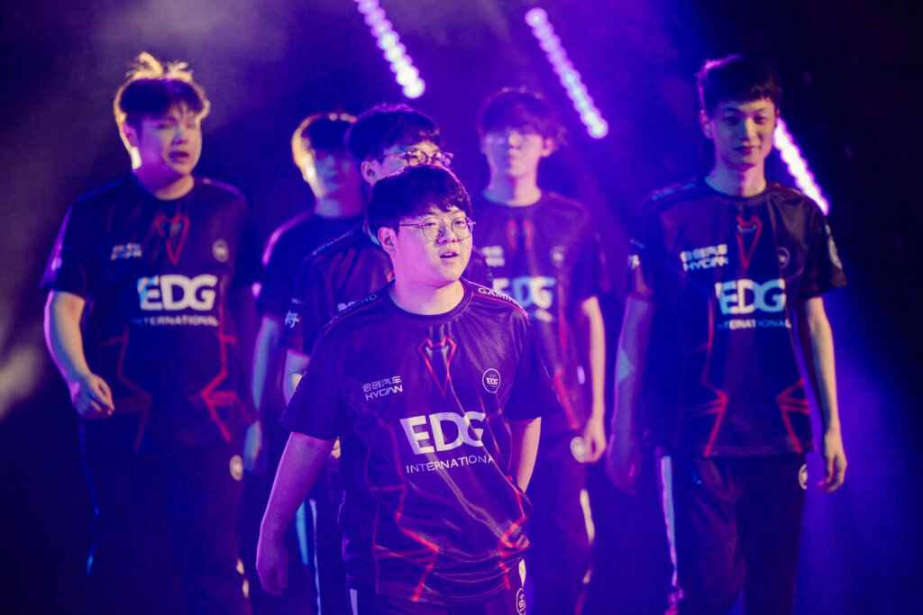 EDward Gaming, who plays LOUD on the final day of the Swiss Stage, walks onstage to compete at VALORANT Masters Madrid Swiss Stage Day 3 at the Madrid Arena on March 16, 2024 in Madrid, Spain. 