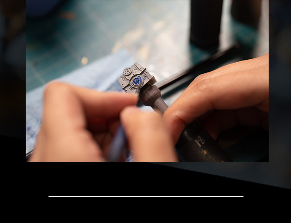 Looking for some Horde or Alliance Flair? Blizzard revealed World of Warcraft custom keycaps today, but it'll cost a good bit of gold.