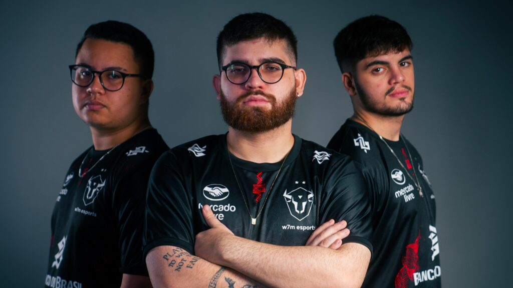 w7m announces new R6 roster