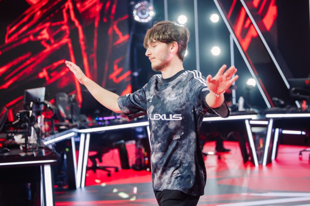 Asuna of 100 Thieves makes an entrance onstage during Week 2 of VCT Americas Stage 1 at the Riot Games Arena on April 13, 2024.