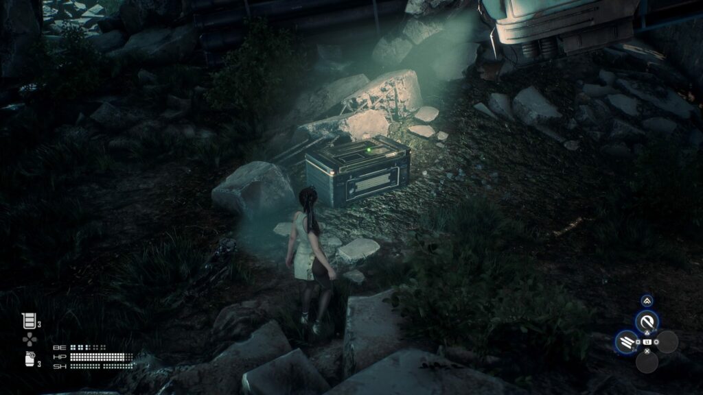 EVE approaches the Bar 99 chest in Stellar Blade.