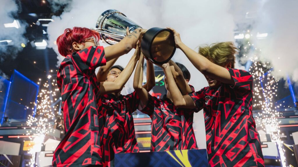 Reverse Red players are the Snapdragon Mobile Masters Free Fire winners