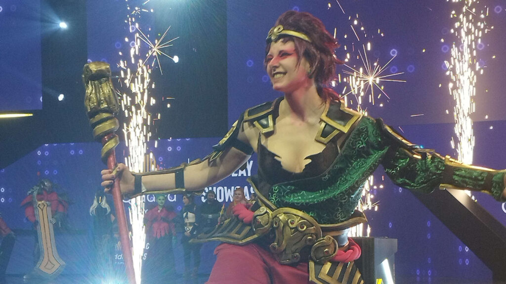 Monkey King cosplay at ESL One Birmingham cosplay showcase (Image by esports.gg)