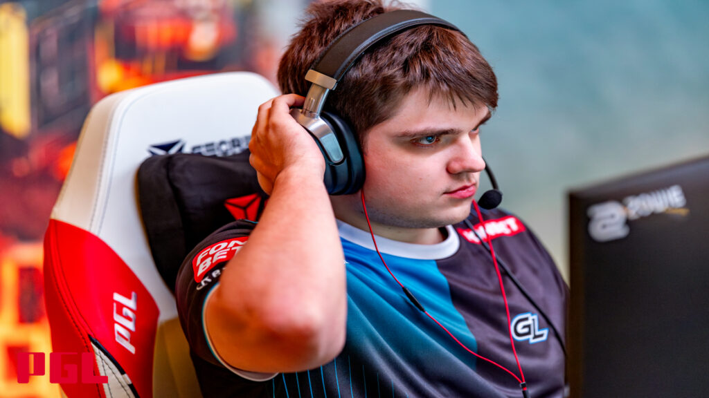 Isak playing for GamerLegion at the PGL Copenhagen Major in March 2024. He joined NiP's roster in May 2024.