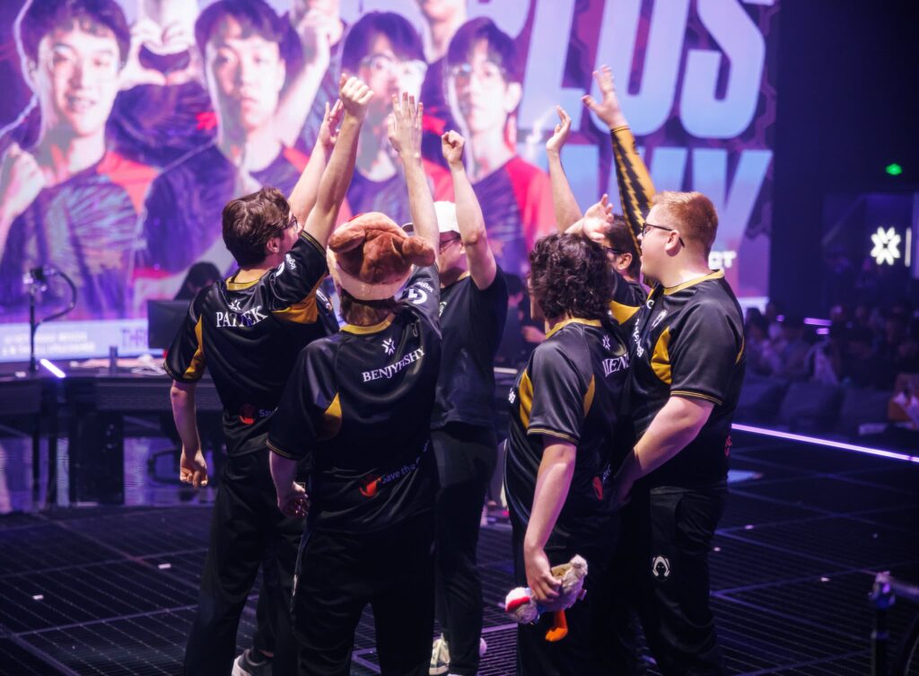 Team Heretics, with patitek on the left, huddle on stage during the VALORANT Masters Shanghai Swiss Stage Day 5 at the VCT CN Studio on May 27, 2024 in Shanghai, China. 