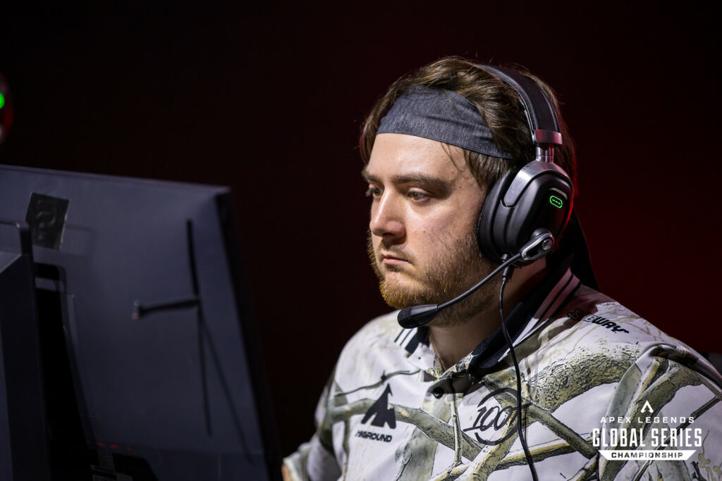 Pioneers Tripods Onmuu