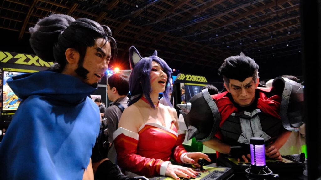 Cosplayers playing 2XKO at Evo Japan 2024