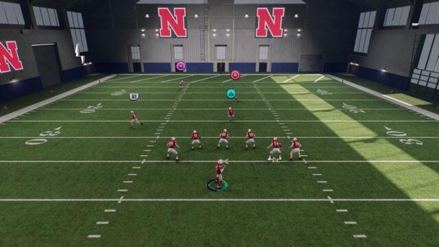 How to throw a lob pass in College Football 25