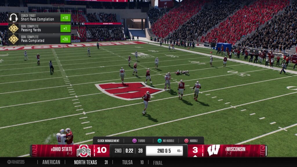 The options for Turbo, No Huddle, and Huddle appear after a play in College Football 25.