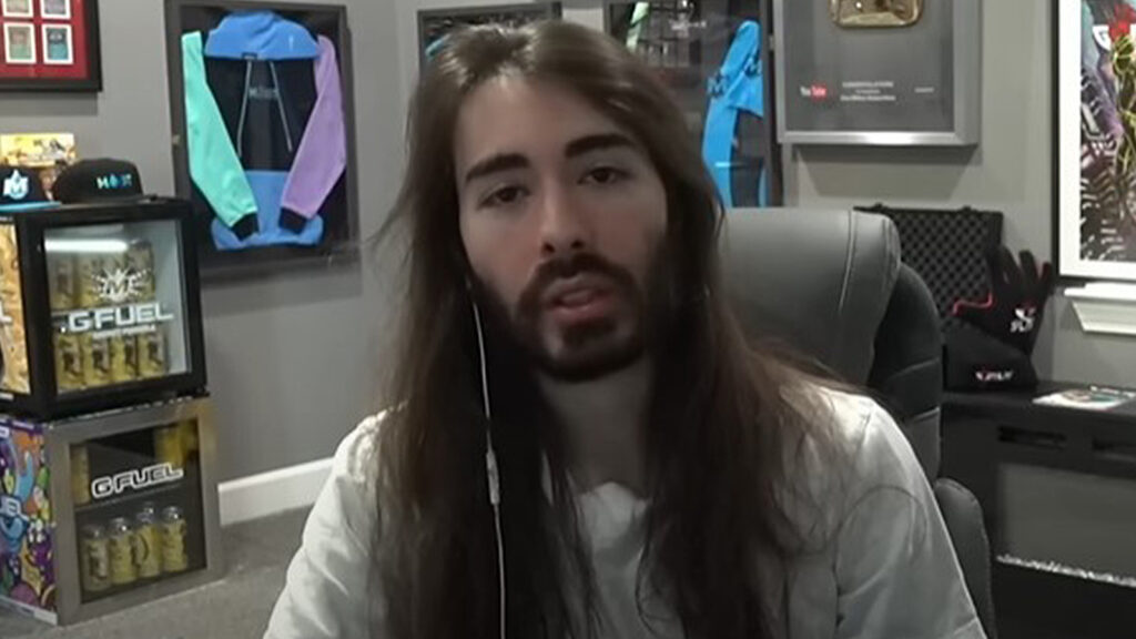 MoistCr1tiKaL and Sneako