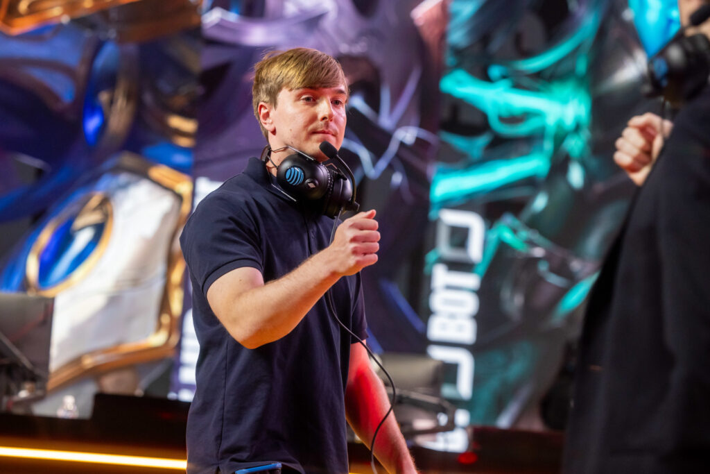 DIG coach Mabrey: “When you have a lot of veterans… it’s harder to get on the same page”