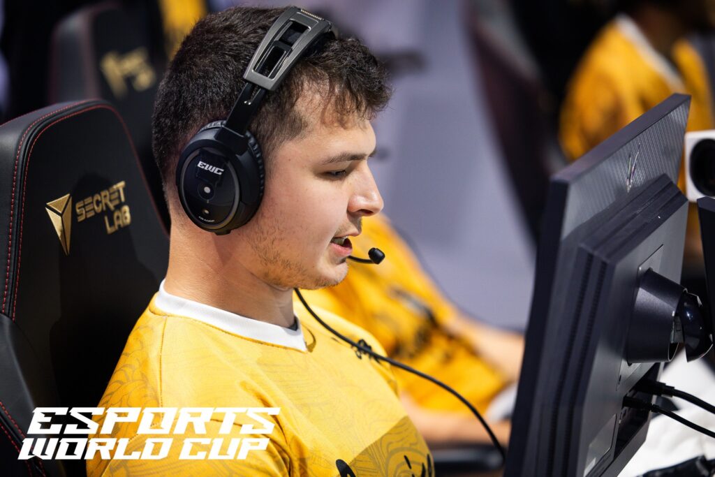 Disguised Apex player Enemy at the EWC