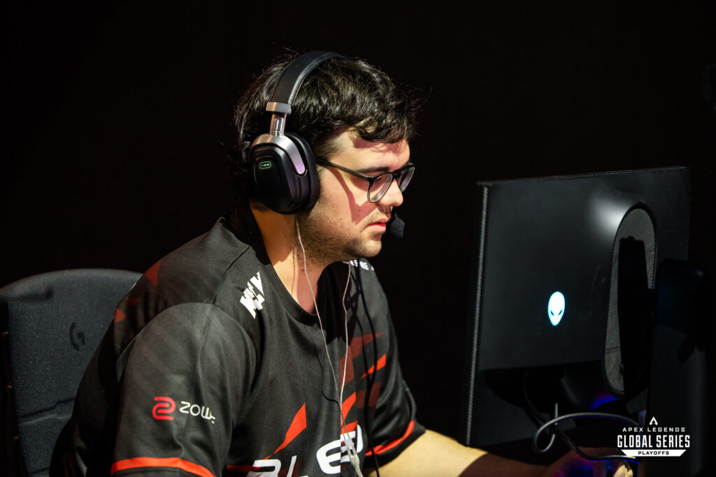 BLEED Apex Legends roster leave due to missed payments