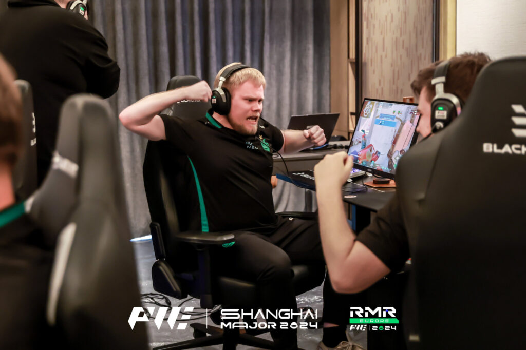 Dupreeh cheers after winning a round at the Shanghai Major EU RMR.