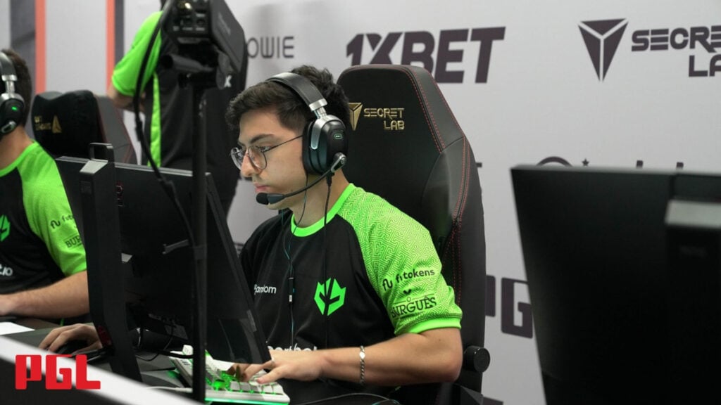 Photo taken of decenty during the Major Americas RMR 2024.