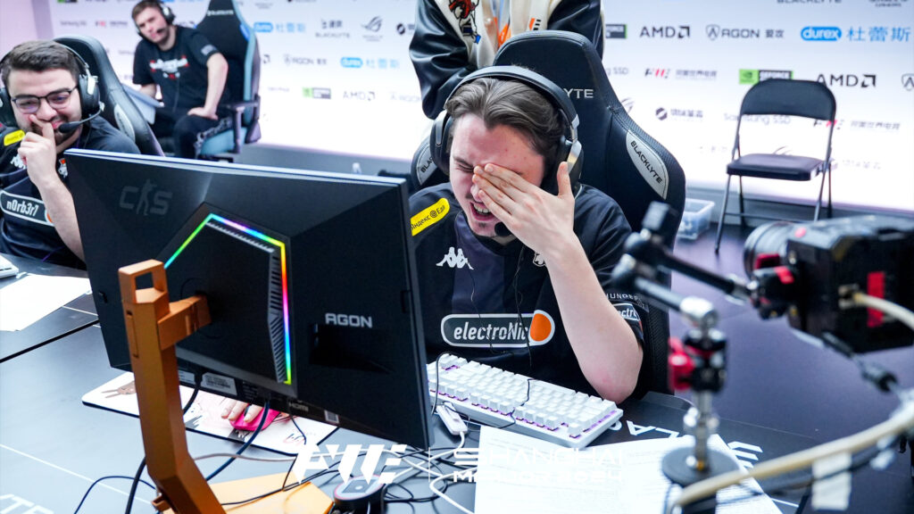 Electronic rubs his forehead as VP prepares for a match at the Shanghai Major.