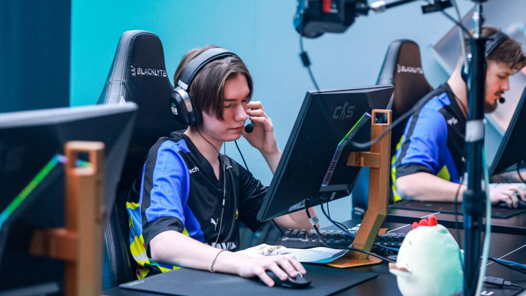 NaVi CS2 players, staff slam “false” roster change rumors
