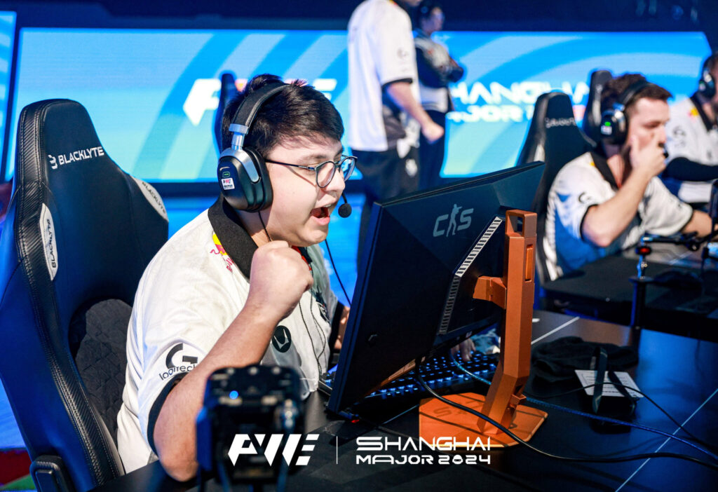 MalbsMd shakes his fist as he wins a round for G2 at the Shanghai Major.