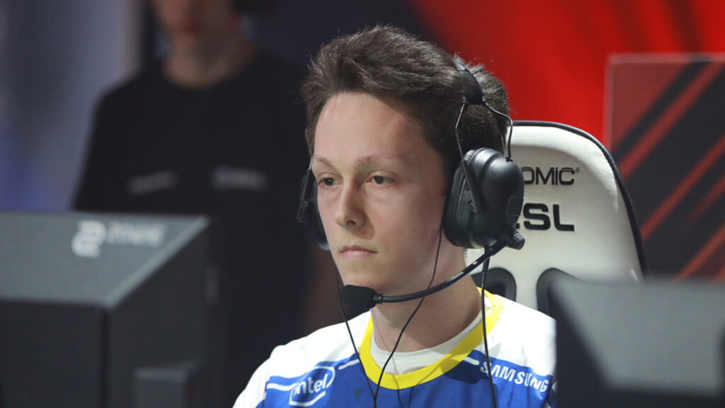 Tolkin was a pro League player and is now a streammer, he won the esports creator of the year