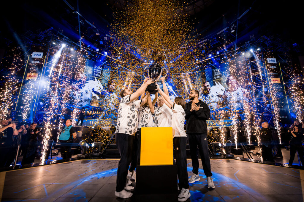 IEM Katowice 2024 Champions Team Spirit lifting the trophy