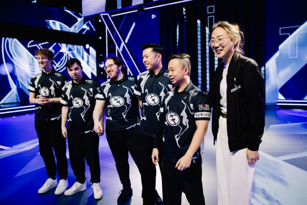 Evil Geniuses bow onstage during Week 2 Day 1 of 2025 VCT Americas Kickoff at the Riot Games Arena on January 23, 2025.