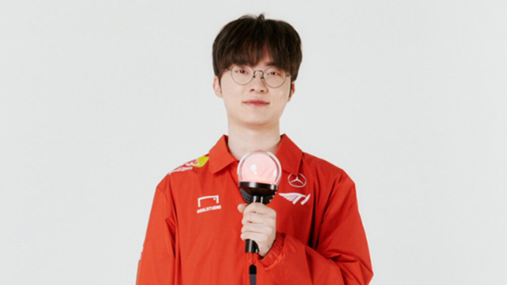 T1 launches official light stick, fans respond with criticism