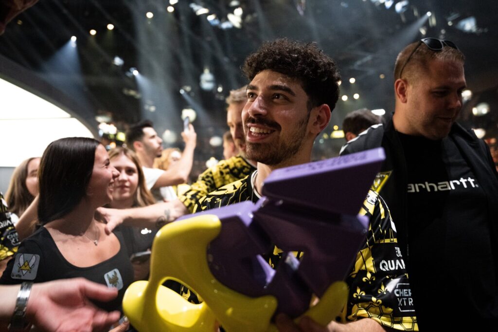 Vitality bench Spinx ahead of BLAST Bounty