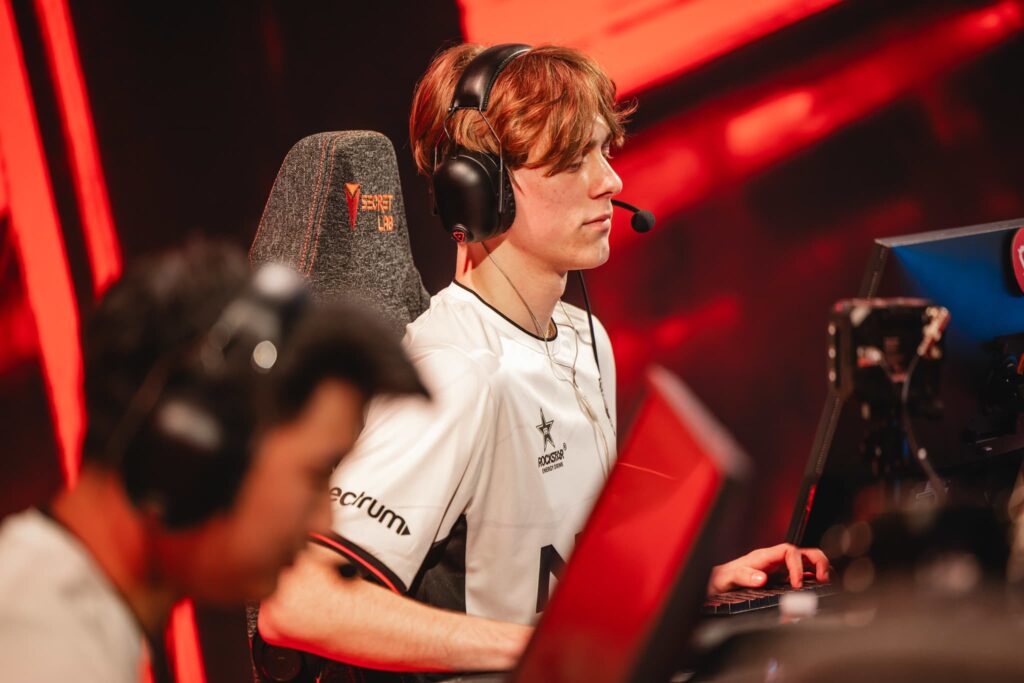 mada VALORANT crosshair and settings