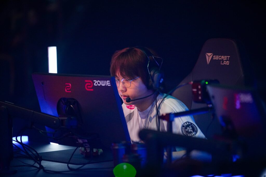 HYUNMIN VALORANT crosshair and settings