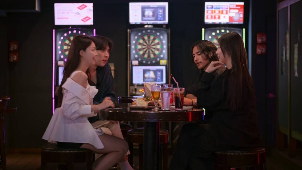 Two couples spent some time together in Episode 9 of Single’s Inferno Season 4: Kim Jeong-su and Chung You-jin joined Yuk Jun-seo and Lee Si-an.