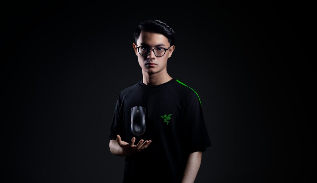 Zekken with the Razer Viper V3 Pro mouse