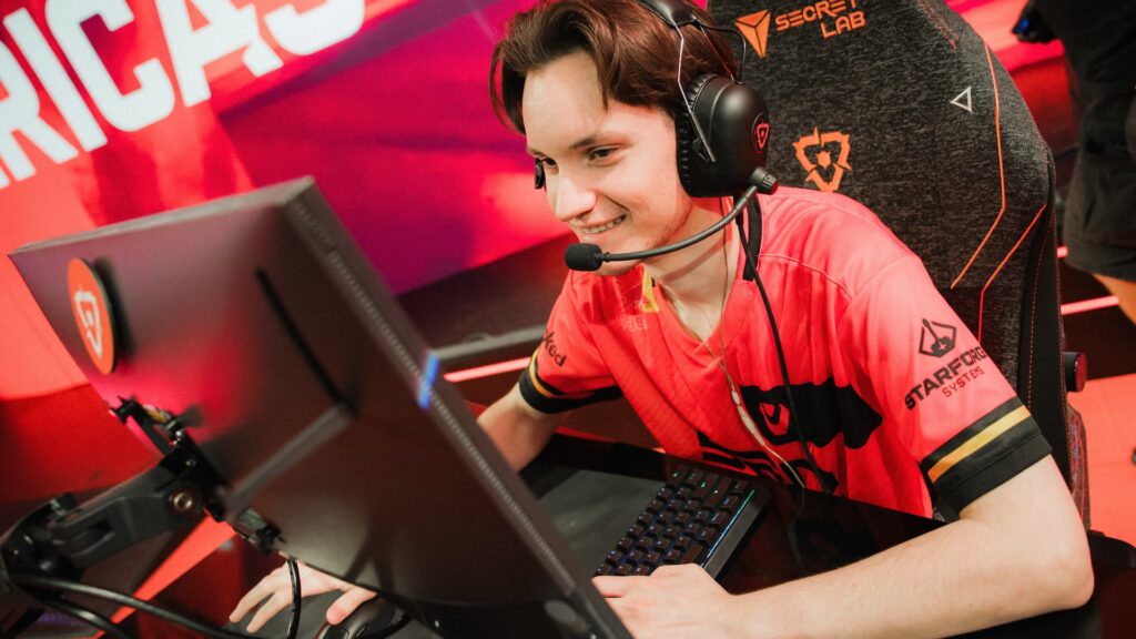 bang VALORANT crosshair and settings