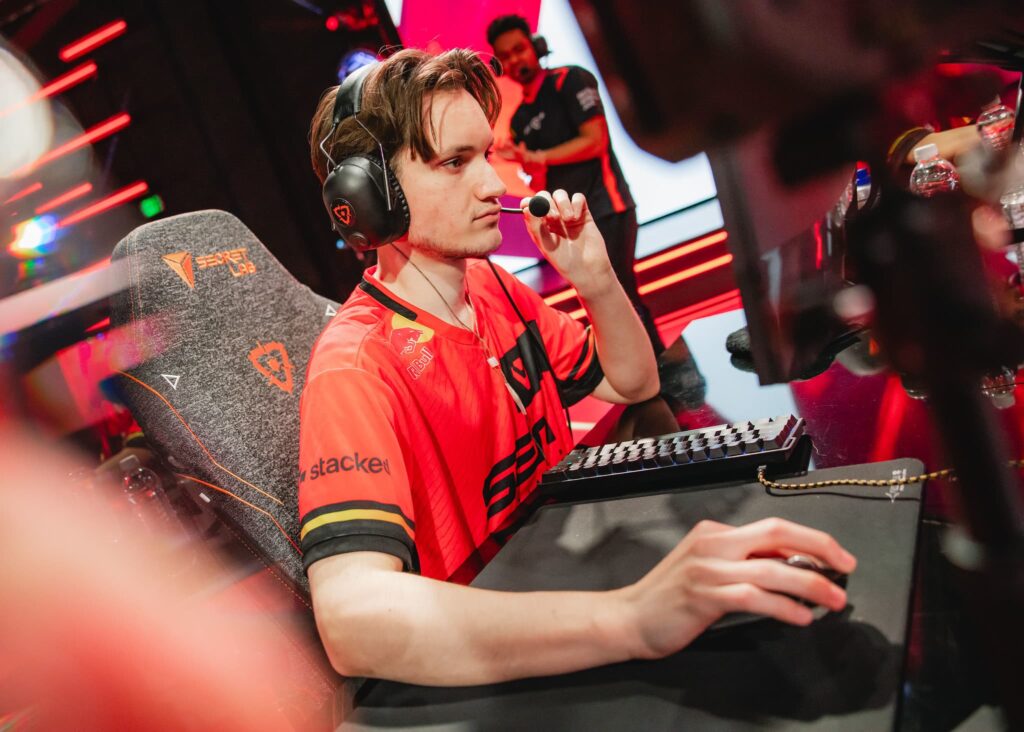 bang VALORANT crosshair and settings