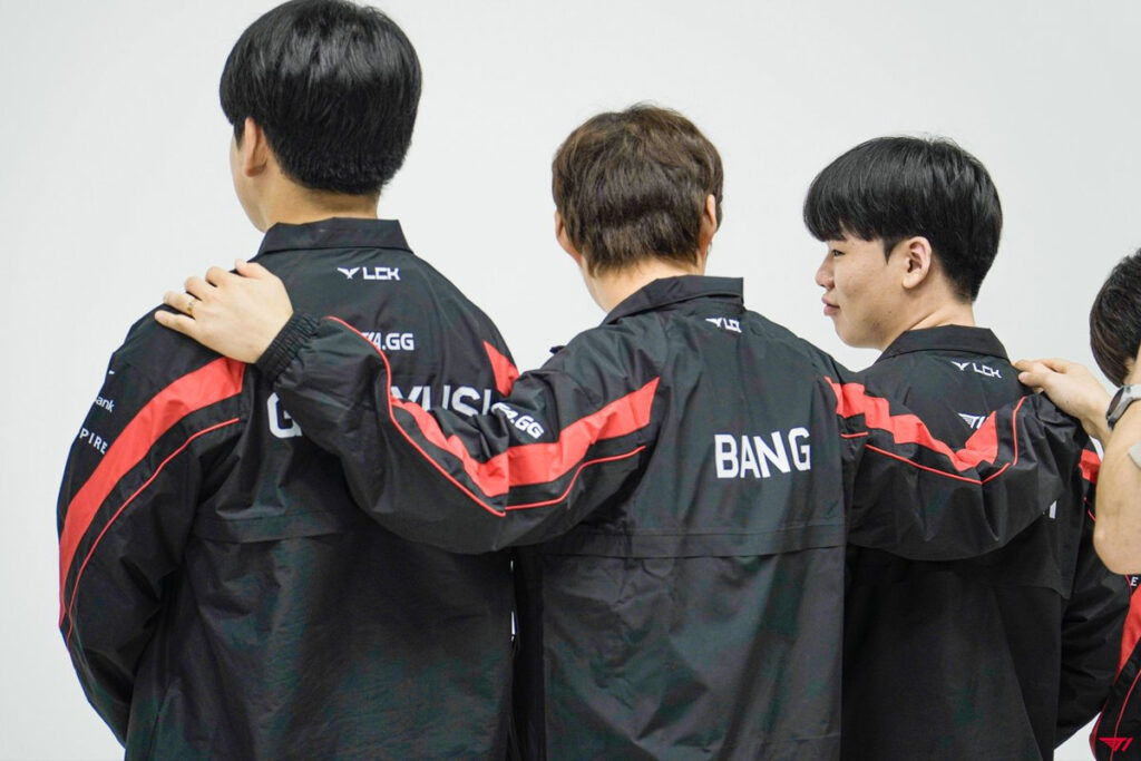 T1 botlaners: Gumayusi (2019-present), Bang (2013-2018), and Smash (2025-present).