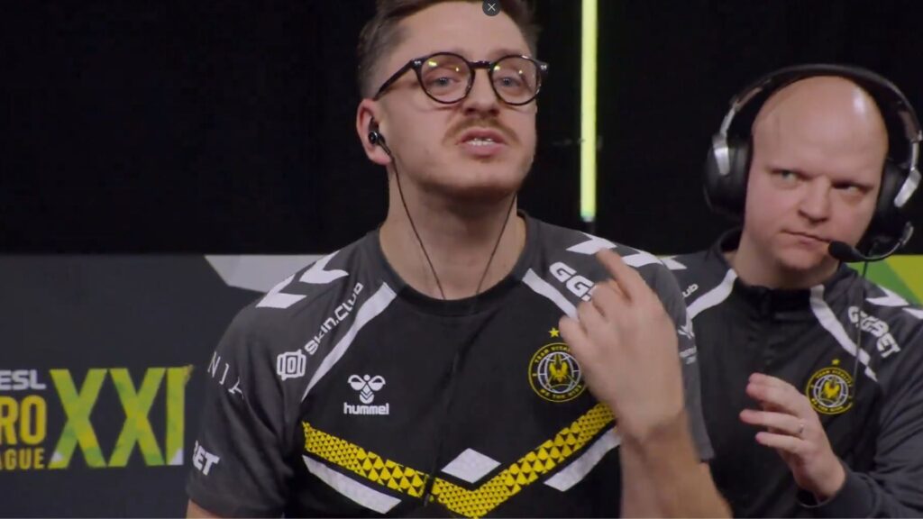 “I’m 60 years old. You need to step up” apEX to MIBR after 1v2 clutch