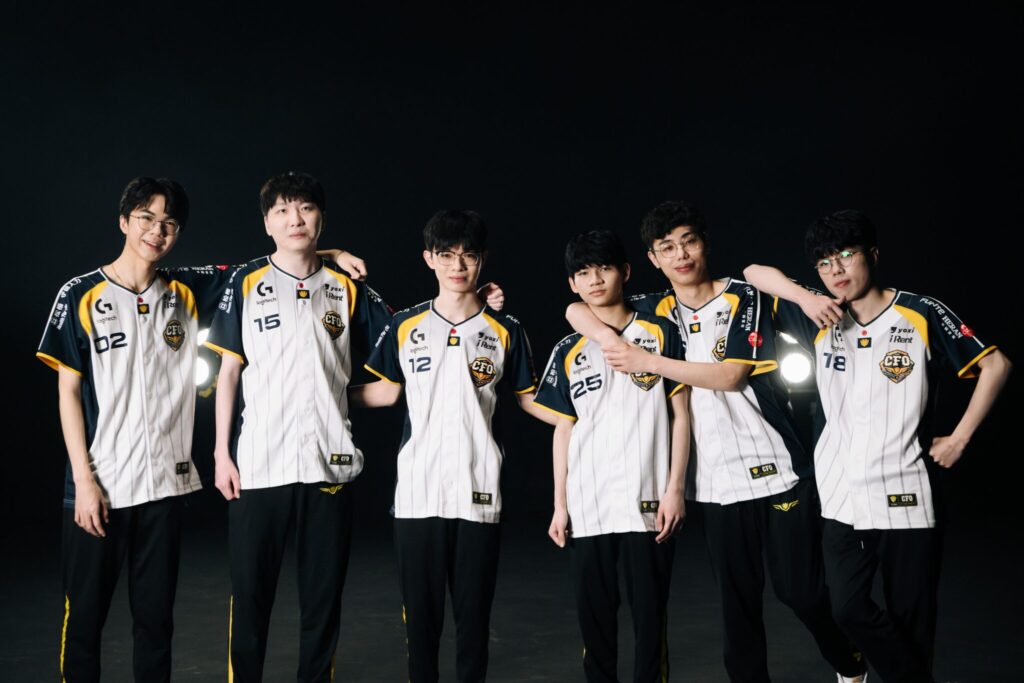 It's a photo of the League of Legend team CTBC Flying Oyster from the esports event First Stand 2025.