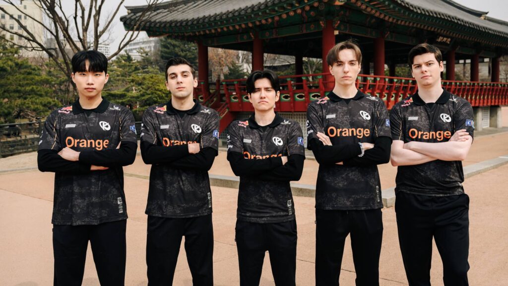 It's a photo of the LoL esports team Karmine Corp at the League of Legends event First stand 2025