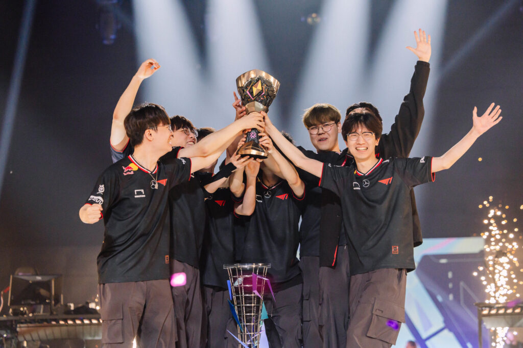 T1 lift the trophy onstage after victory at VALORANT Masters Bangkok Grand Finals on March 02, 2025 at the UOB Live in Bangkok, Thailand.