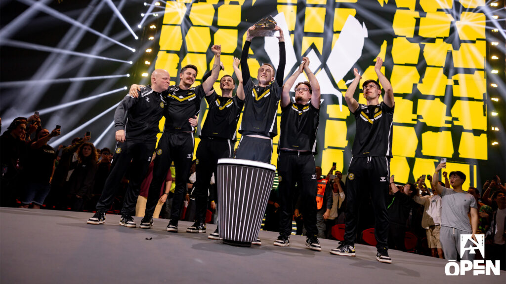 Vitality lift the trophy at BLAST Lisbon.