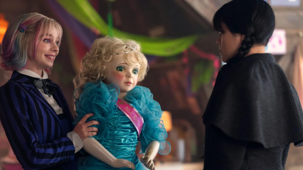 Enid and Wednesday in the trailer of the second season