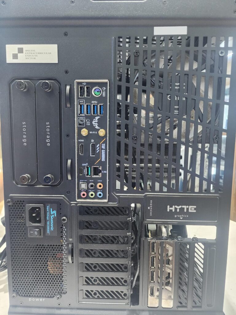 The back side of the case with components installed (Photo via esports.gg)