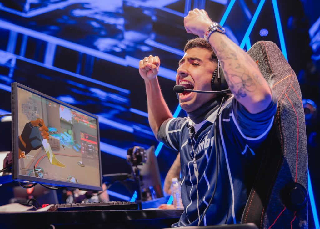 cortezia VALORANT crosshair and settings